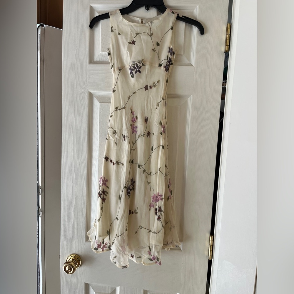 Little girl vintage y2k size 4 cream floral silk dress by Monkey wear.like new